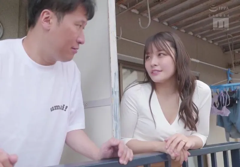 Anh trai trúng số và cô nàng cạnh nhà bị chồng yêu bỏ bê đang gửi tín hiệu cầu “chịch”