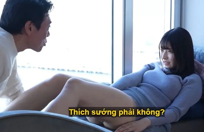 Buổi hẹn hò giữa lão chú và cô minh tinh tuổi teen mới chân ướt chân ráo tại nhà nghỉ sang trọng